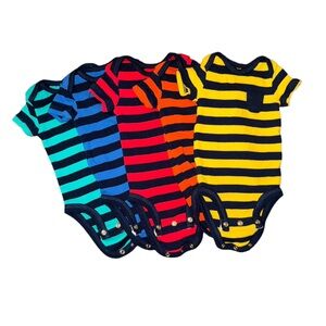 Babies’ Simple Joys Set Of 5 Gender Neutral Short Sleeved Onesies. Size Newborn.